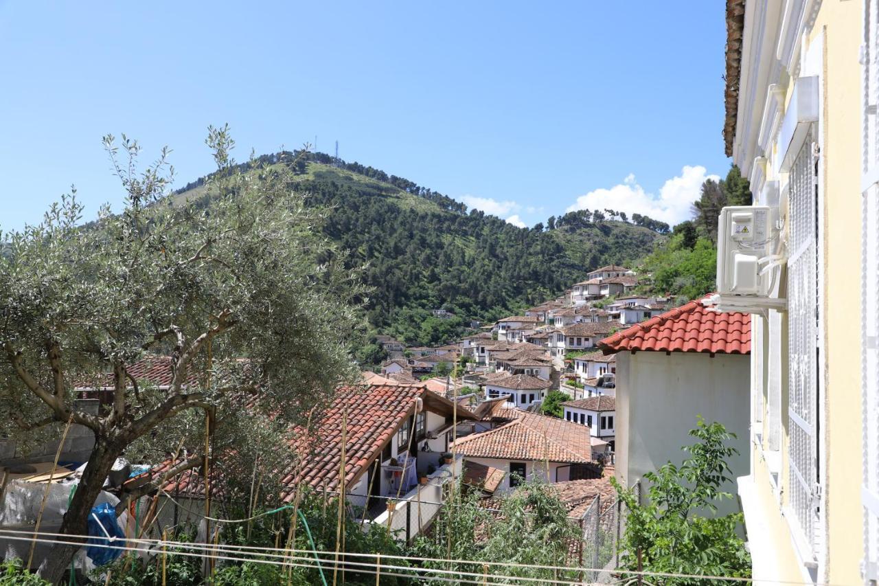 Guest House V. Doga Berat Exterior photo