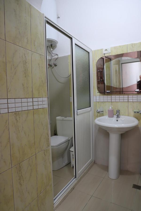Guest House V. Doga Berat Exterior photo