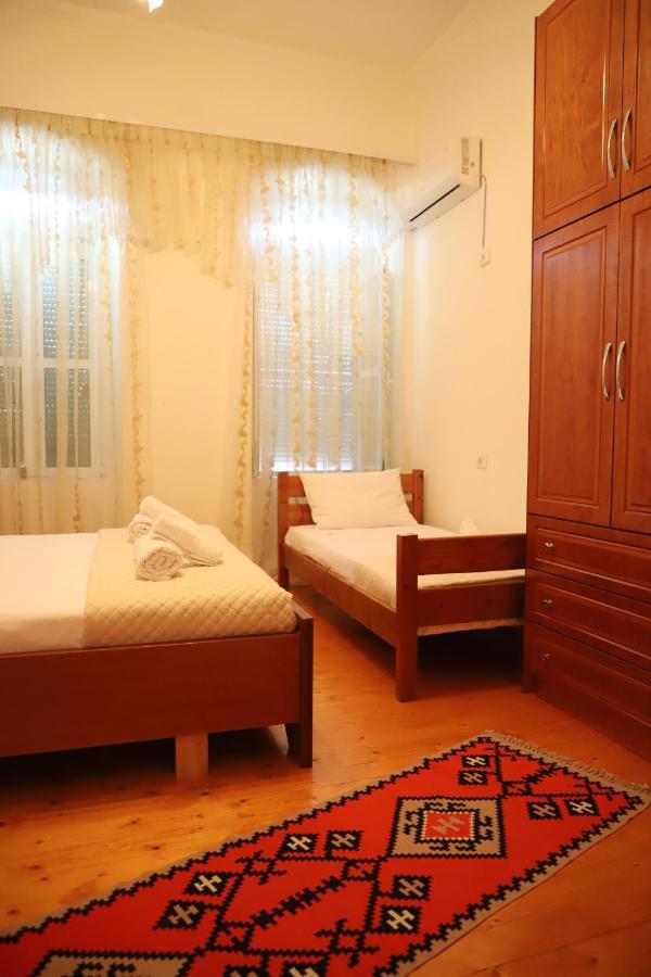 Guest House V. Doga Berat Exterior photo